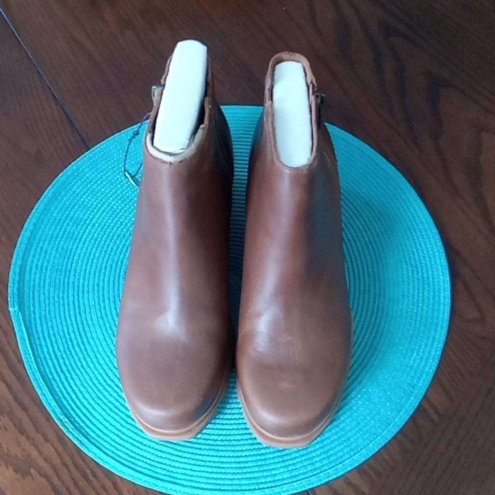 Sorel women's ankle boots-NEW